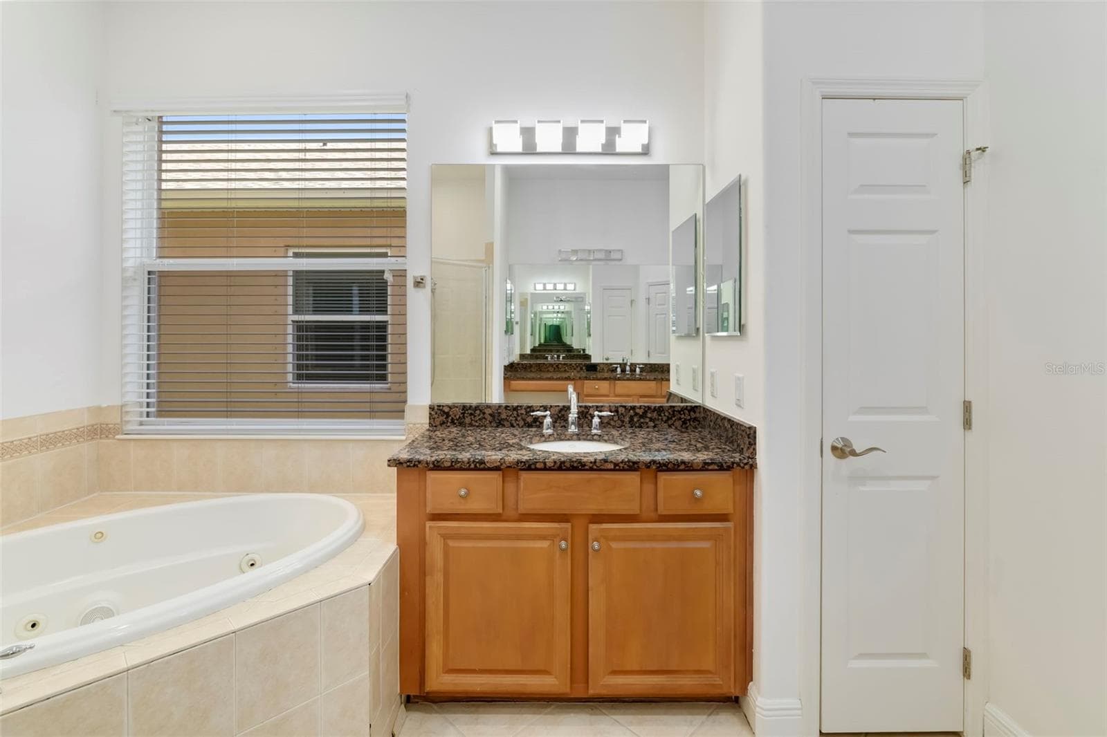 Single Family Residence at 3628 SUMMERWIND CIR, BRADENTON, photo 27 of 71