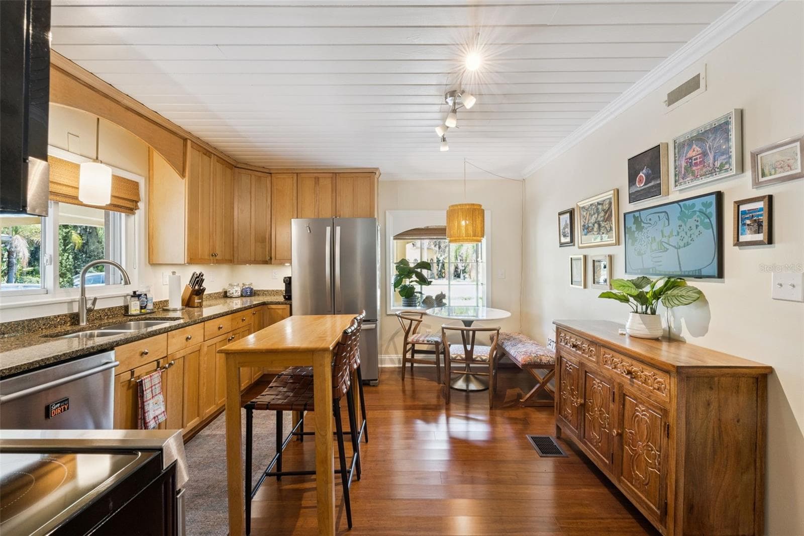 Kitchen + Eating Space - 497 VALENCIA ST, SANFORD