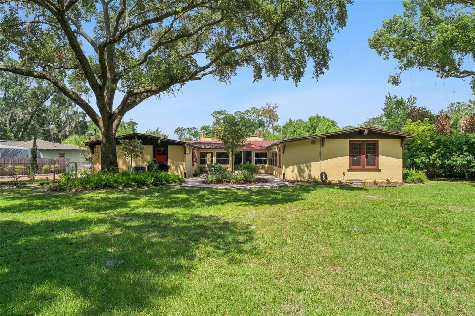 Nearly ½-Acre Park-Like Backyard - 497 VALENCIA ST, SANFORD