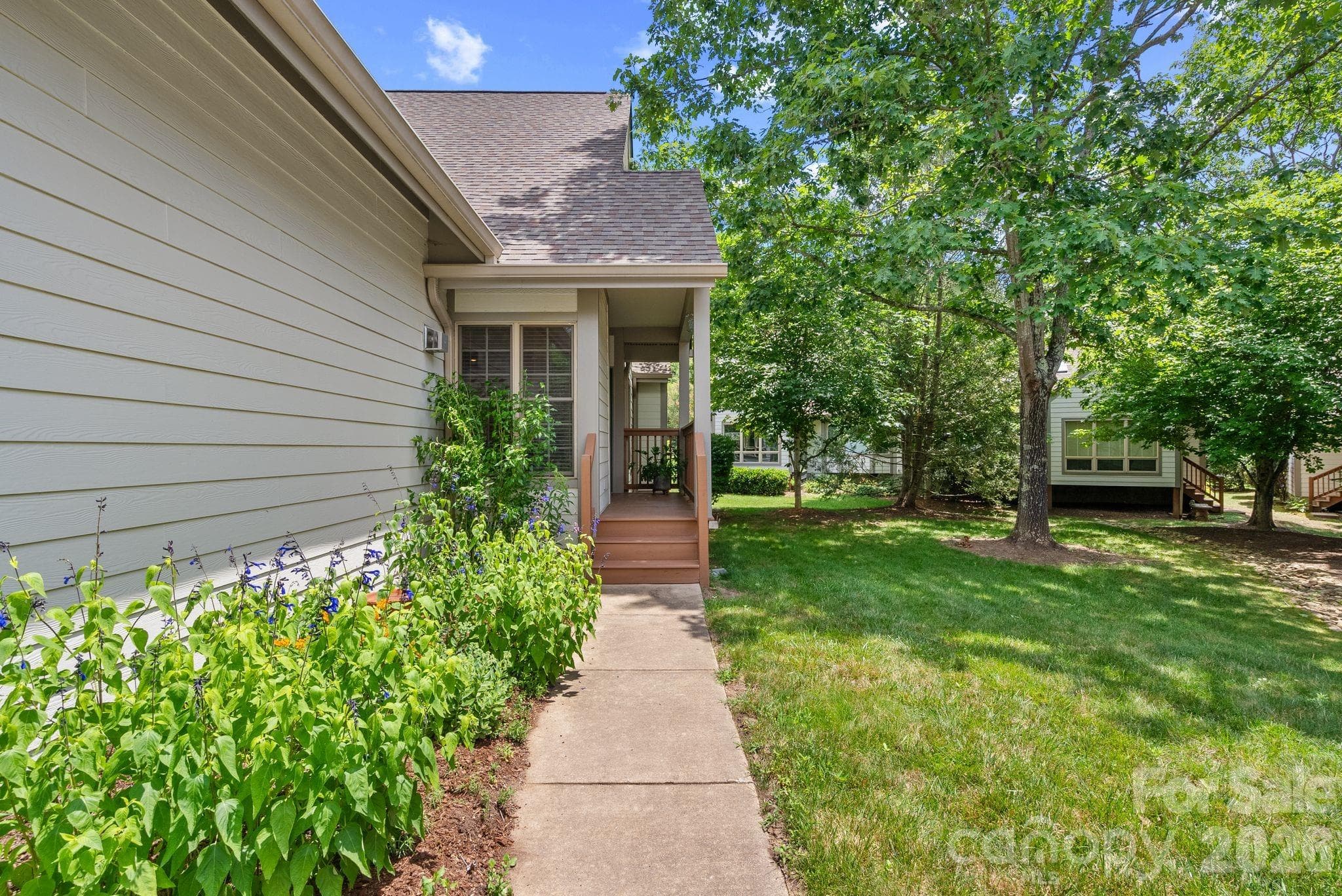 Condominium at 62 Pinnacle Point, Asheville, photo 3 of 36