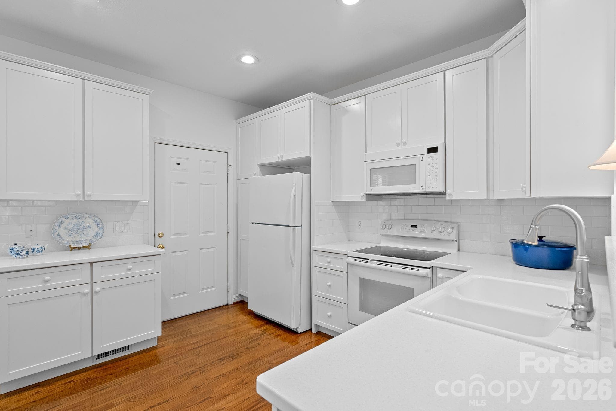 Condominium at 62 Pinnacle Point, Asheville, photo 15 of 36