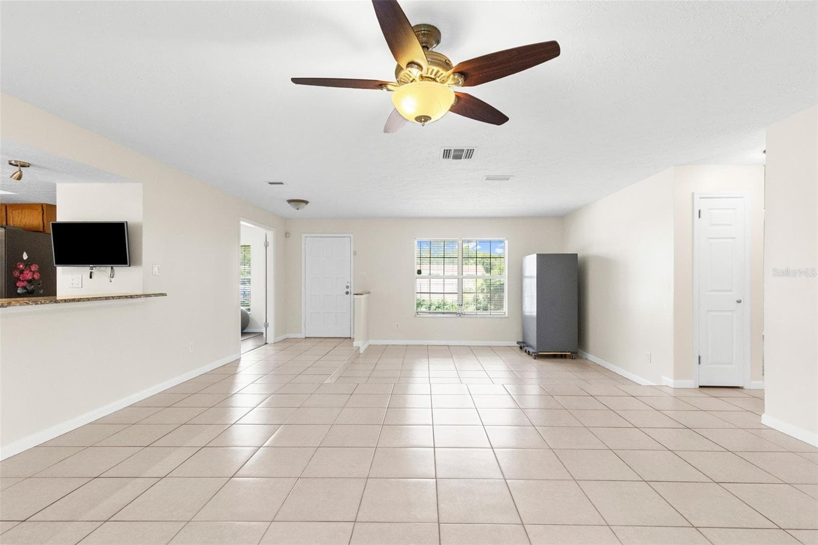 Single Family Residence at 8904 W FLORA ST, TAMPA, photo 14 of 60