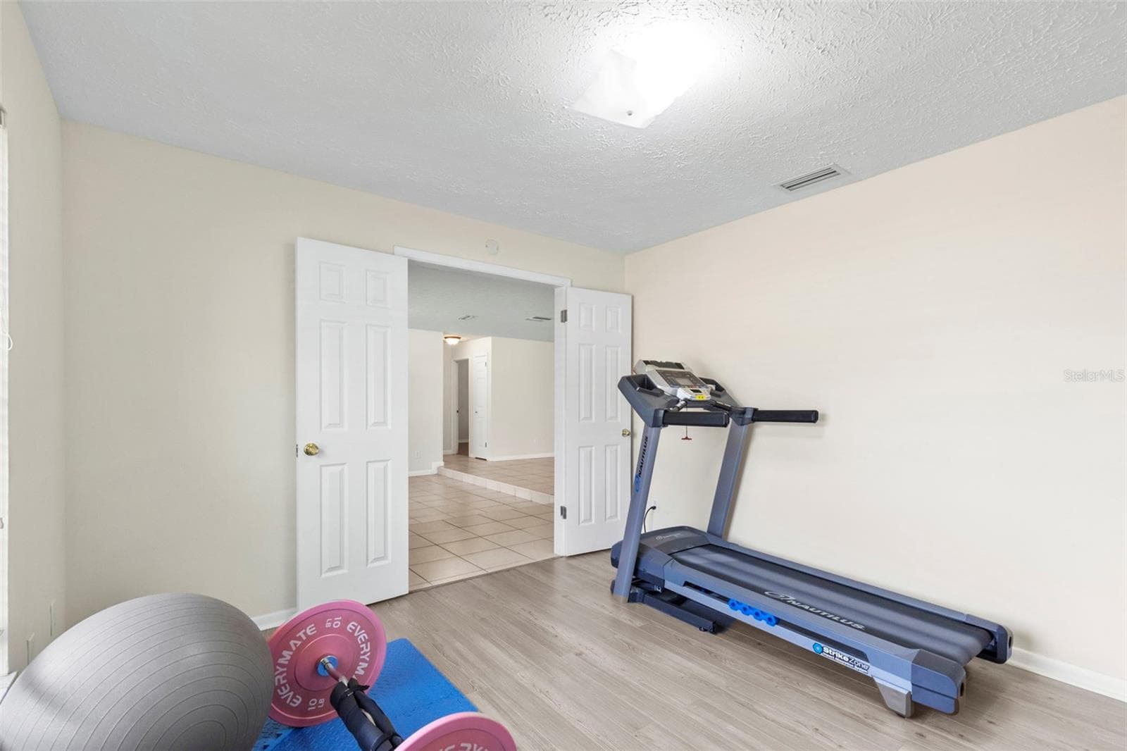 Single Family Residence at 8904 W FLORA ST, TAMPA, photo 18 of 60