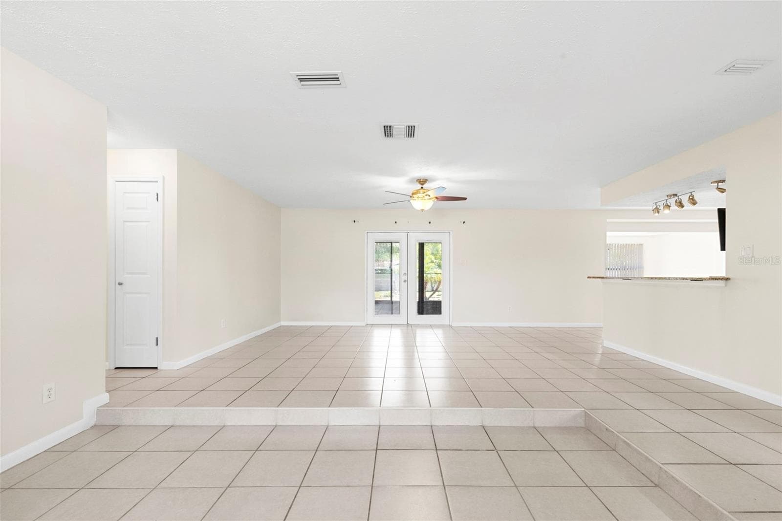 Single Family Residence at 8904 W FLORA ST, TAMPA, photo 19 of 60
