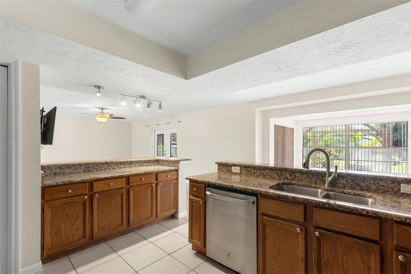 Single Family Residence at 8904 W FLORA ST, TAMPA, photo 31 of 60