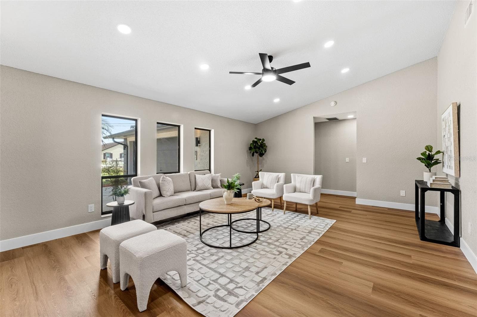Single Family Residence at 117 POINCIANA RD, EDGEWATER, photo 10 of 55