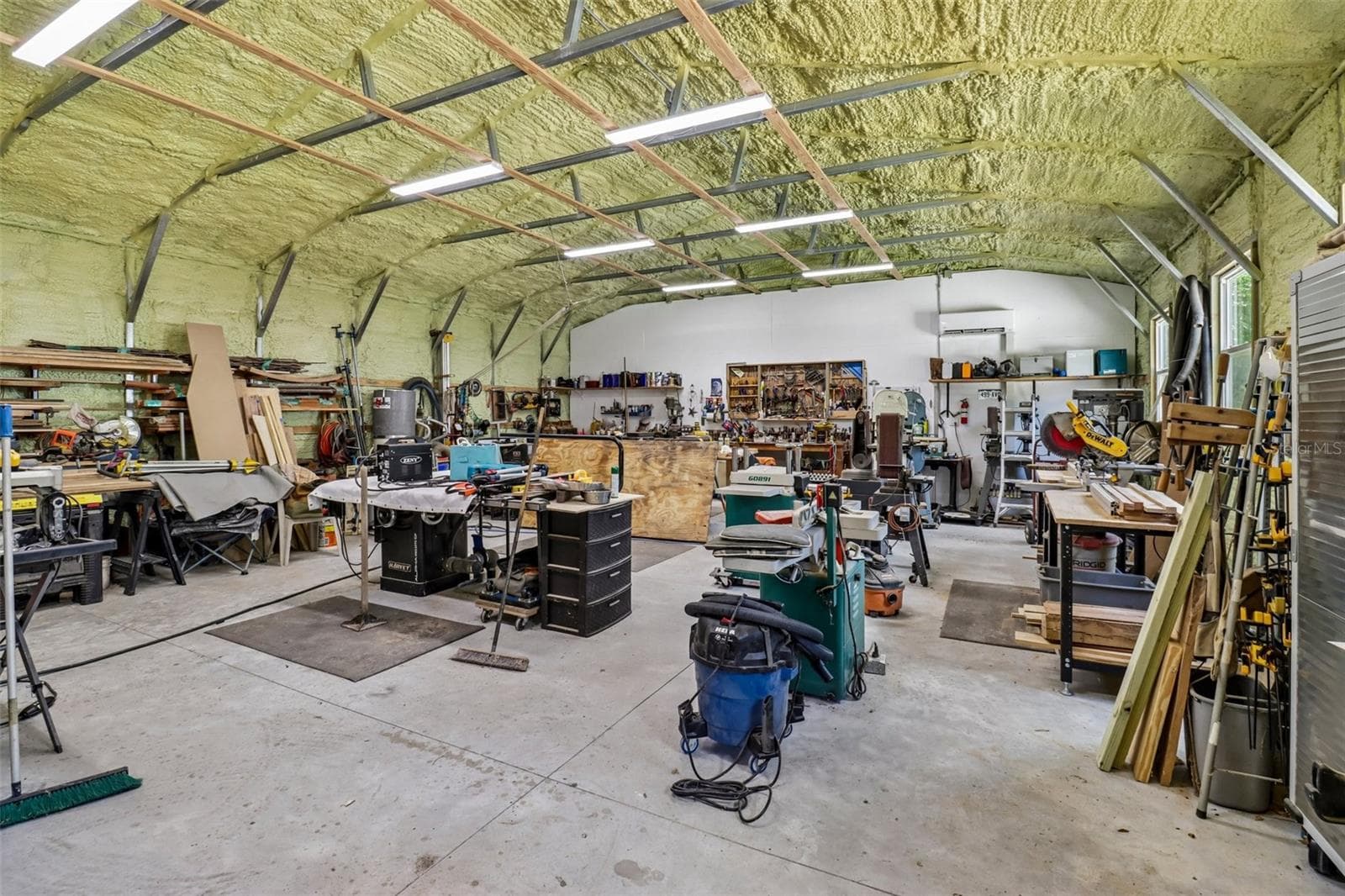 Air Conditioned Shop - 16161 SE 137TH CT, WEIRSDALE