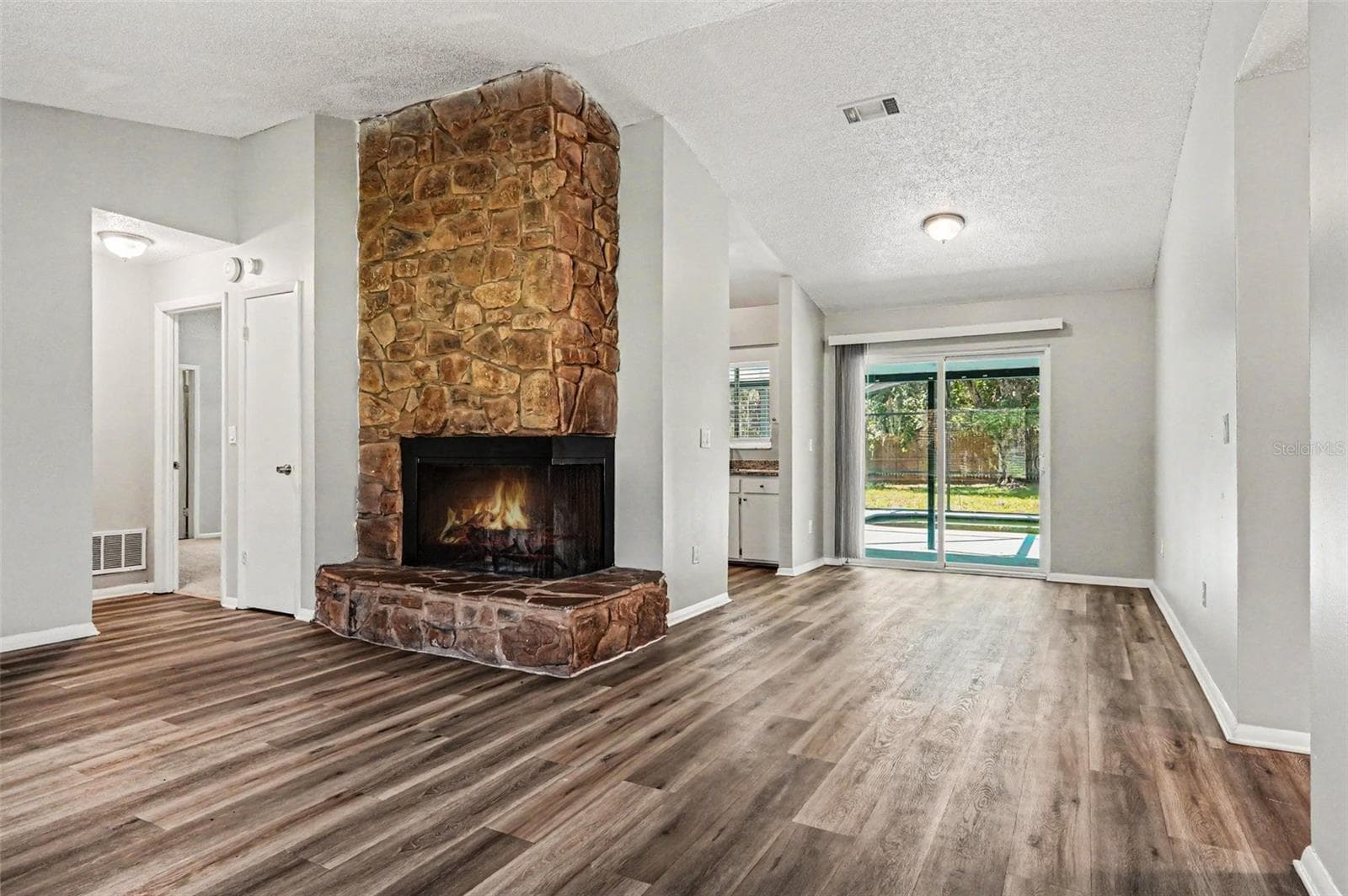 Single Family Residence at 629 ALTON RD, WINTER SPRINGS, photo 3 of 20
