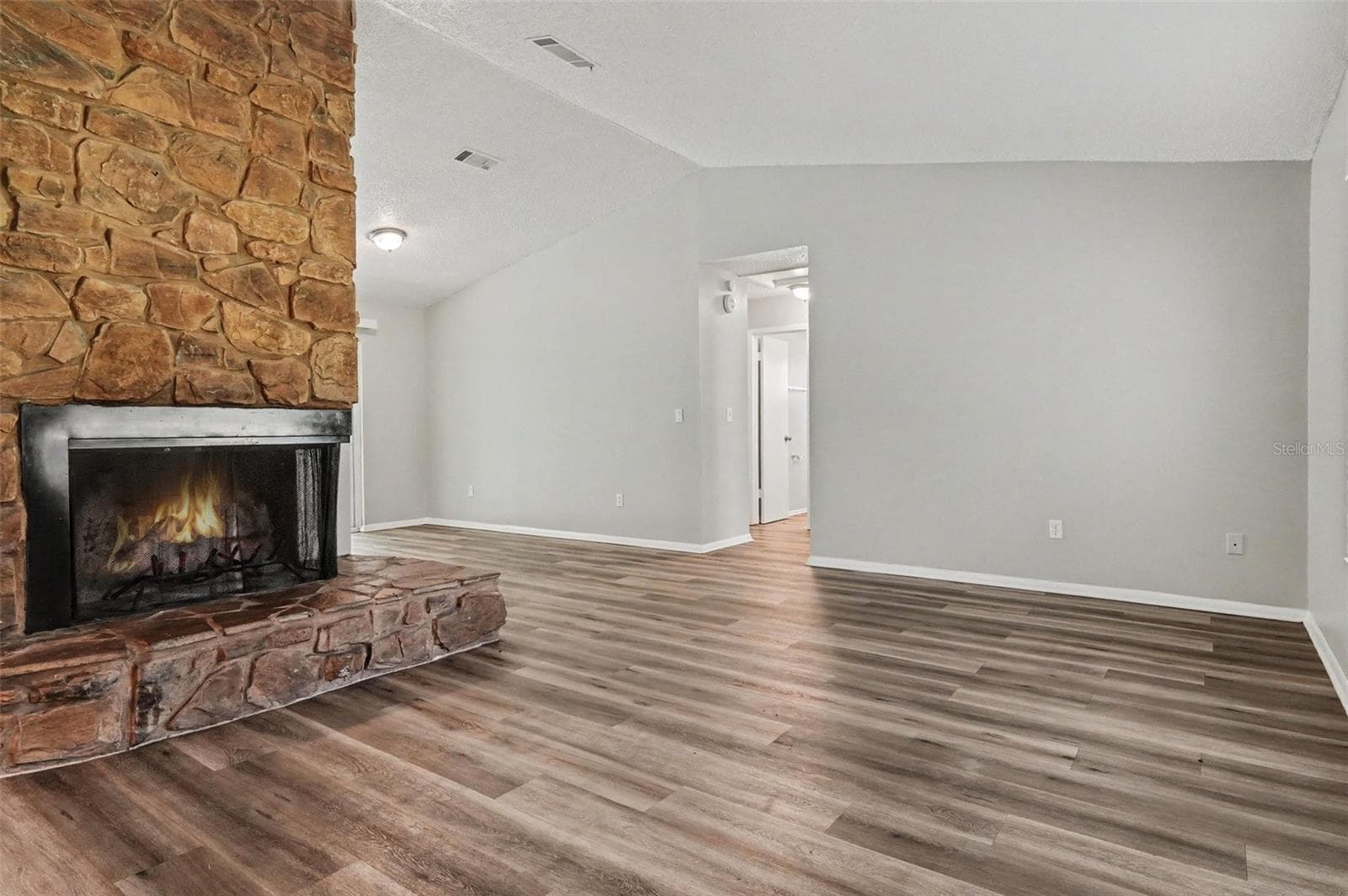 Single Family Residence at 629 ALTON RD, WINTER SPRINGS, photo 4 of 20