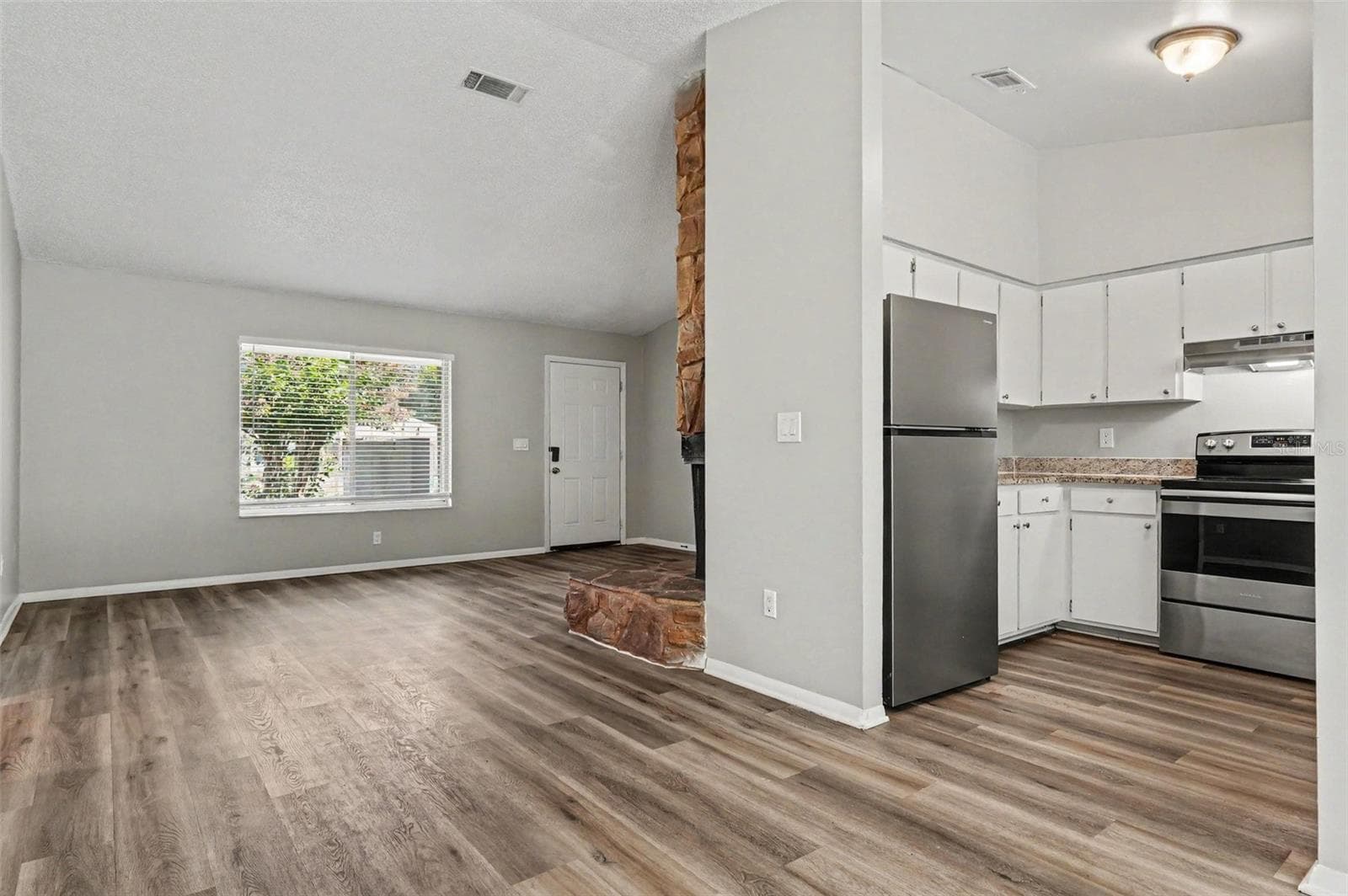 Single Family Residence at 629 ALTON RD, WINTER SPRINGS, photo 6 of 20
