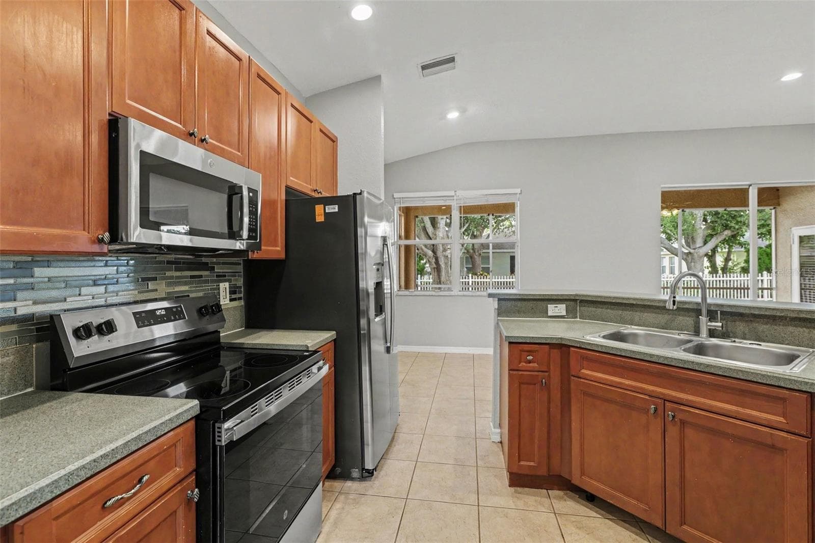 Single Family Residence at 11432 LAUREL BROOK CT, RIVERVIEW, photo 9 of 21