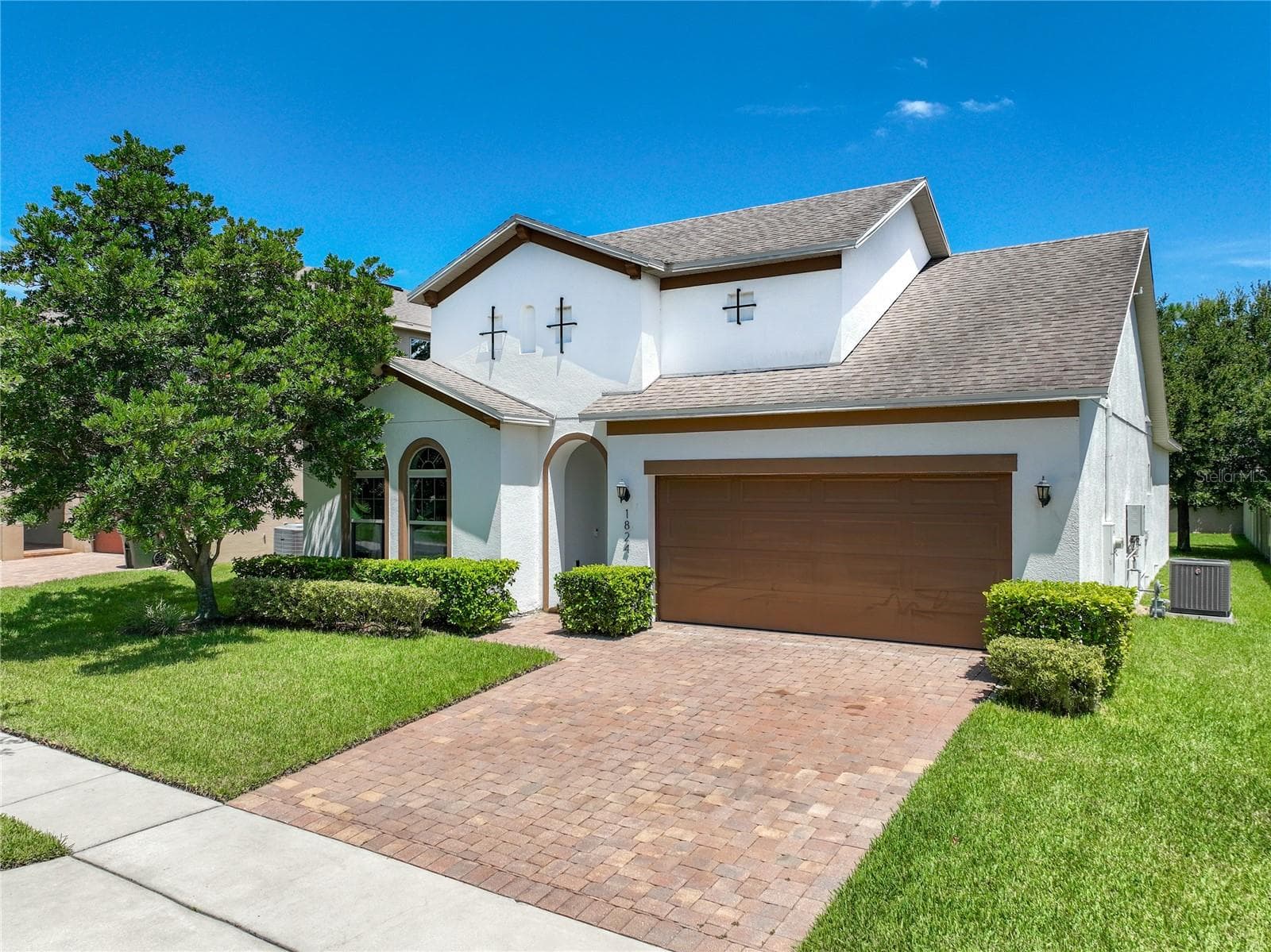 1824 ARDEN OAKS DR