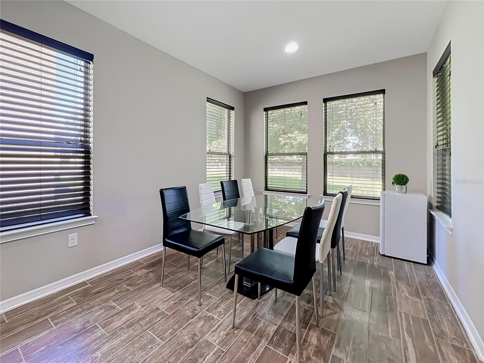Casual Dining - 1824 ARDEN OAKS DR, OCOEE