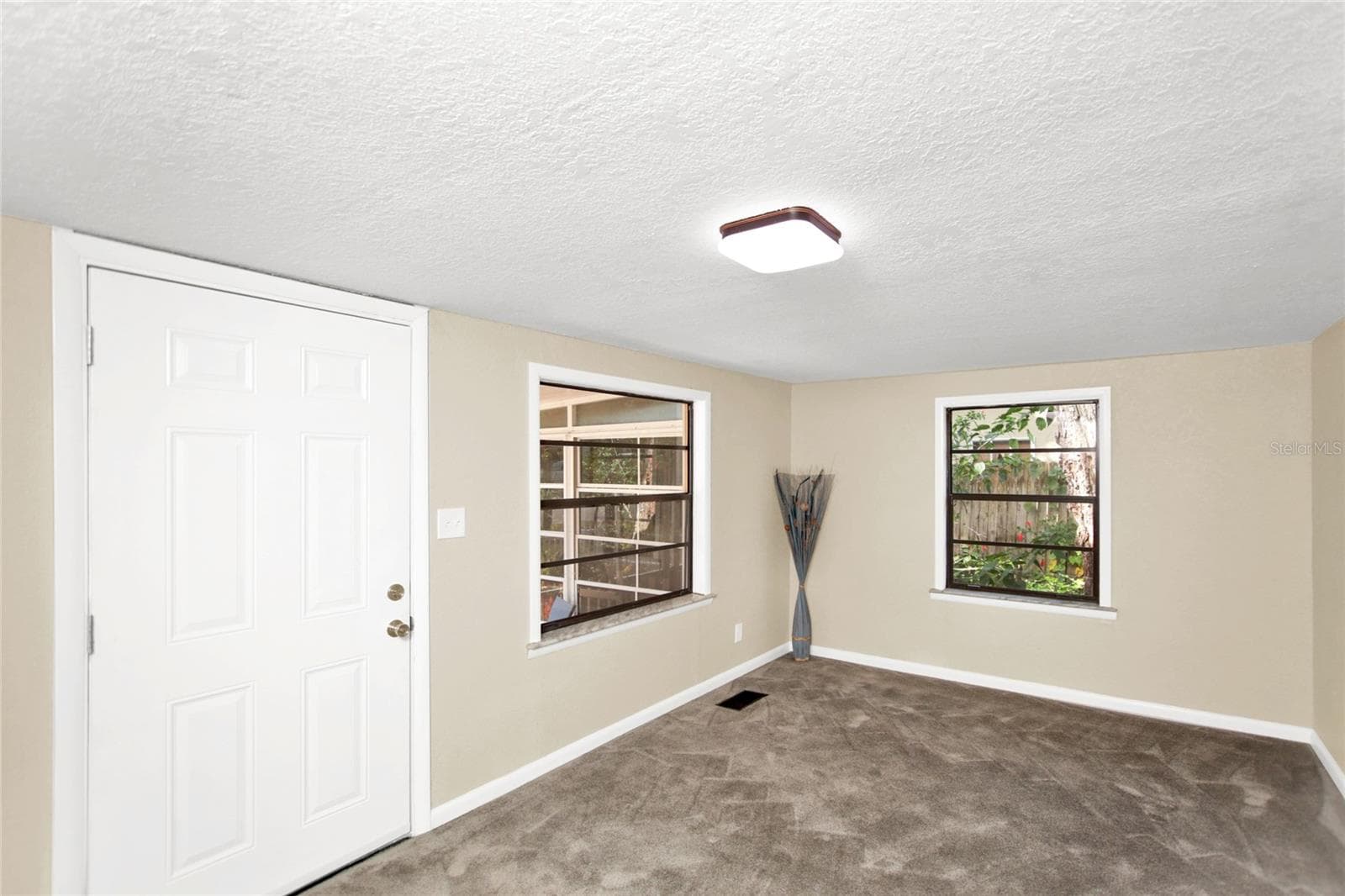 Single Family Residence at 847 JASMINE AVE, HOLLY HILL, photo 12 of 41