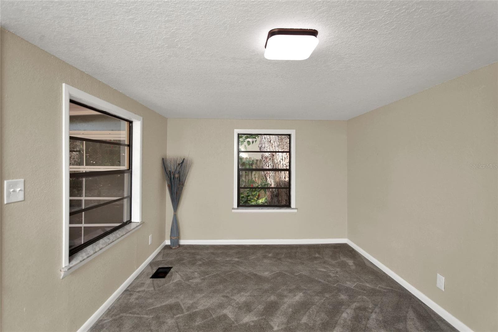 Single Family Residence at 847 JASMINE AVE, HOLLY HILL, photo 13 of 41