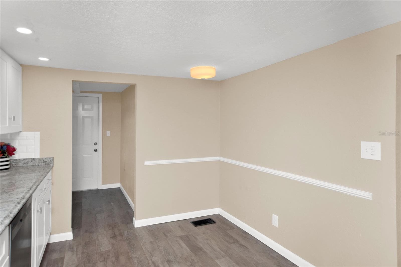 Single Family Residence at 847 JASMINE AVE, HOLLY HILL, photo 27 of 41