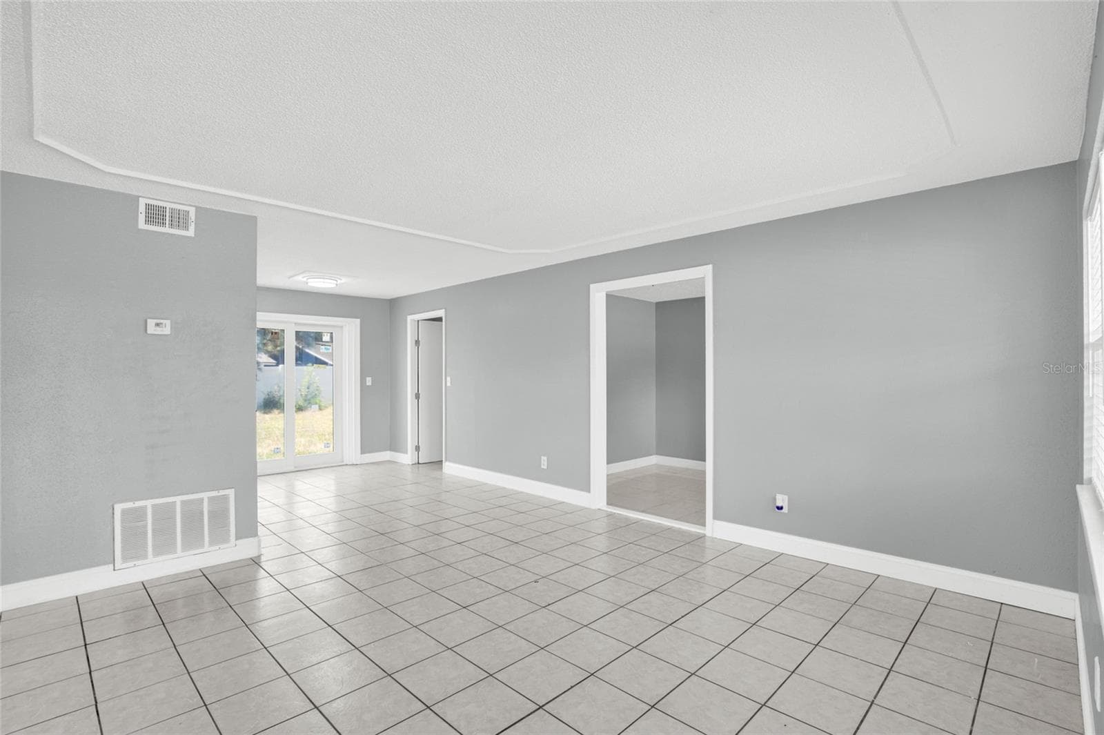 Single Family Residence at 4822 OKEEFE ST, ORLANDO, photo 4 of 32