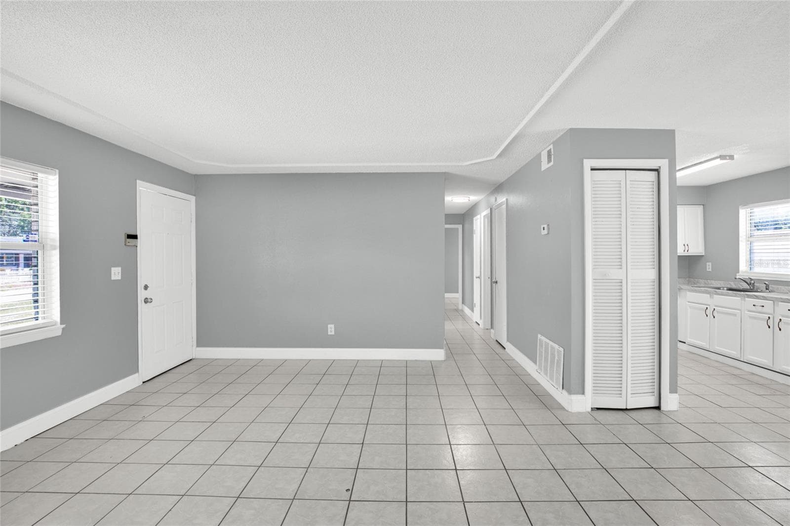Single Family Residence at 4822 OKEEFE ST, ORLANDO, photo 5 of 32