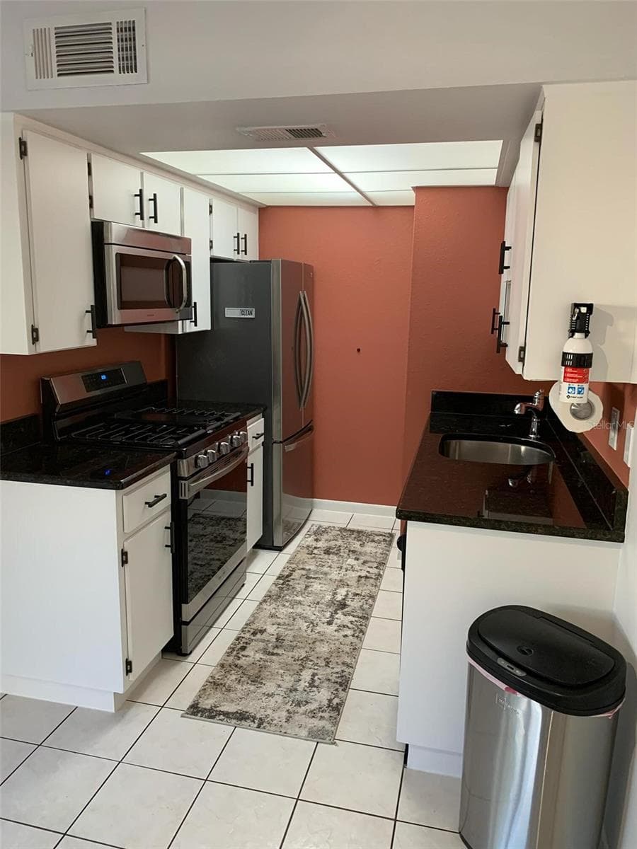 Kitchen - 1103 CYPRESS GARDENS BLVD #13, WINTER HAVEN