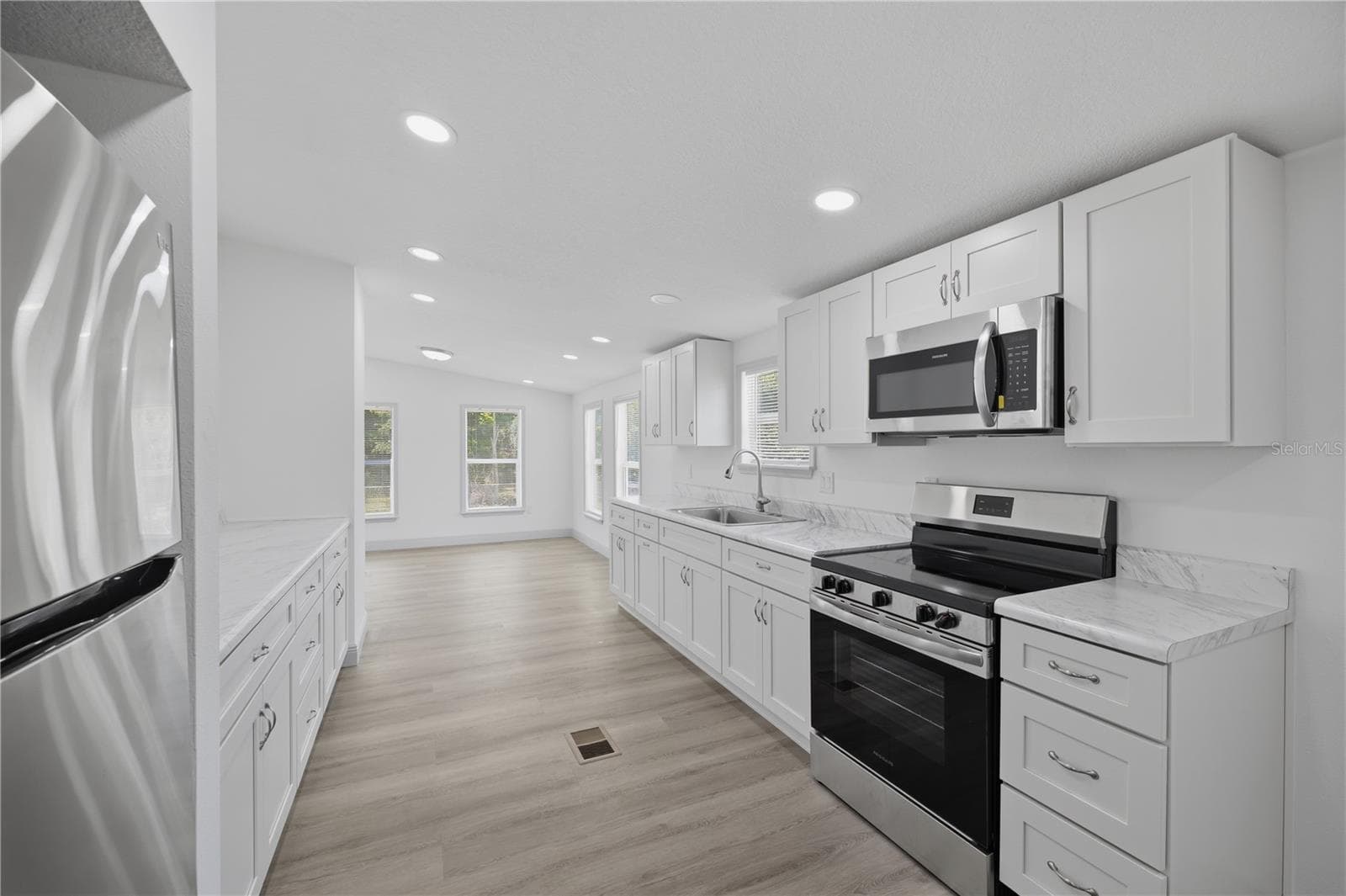 Manufactured Home at 7904 CADILLAC AVE, HUDSON, photo 10 of 48