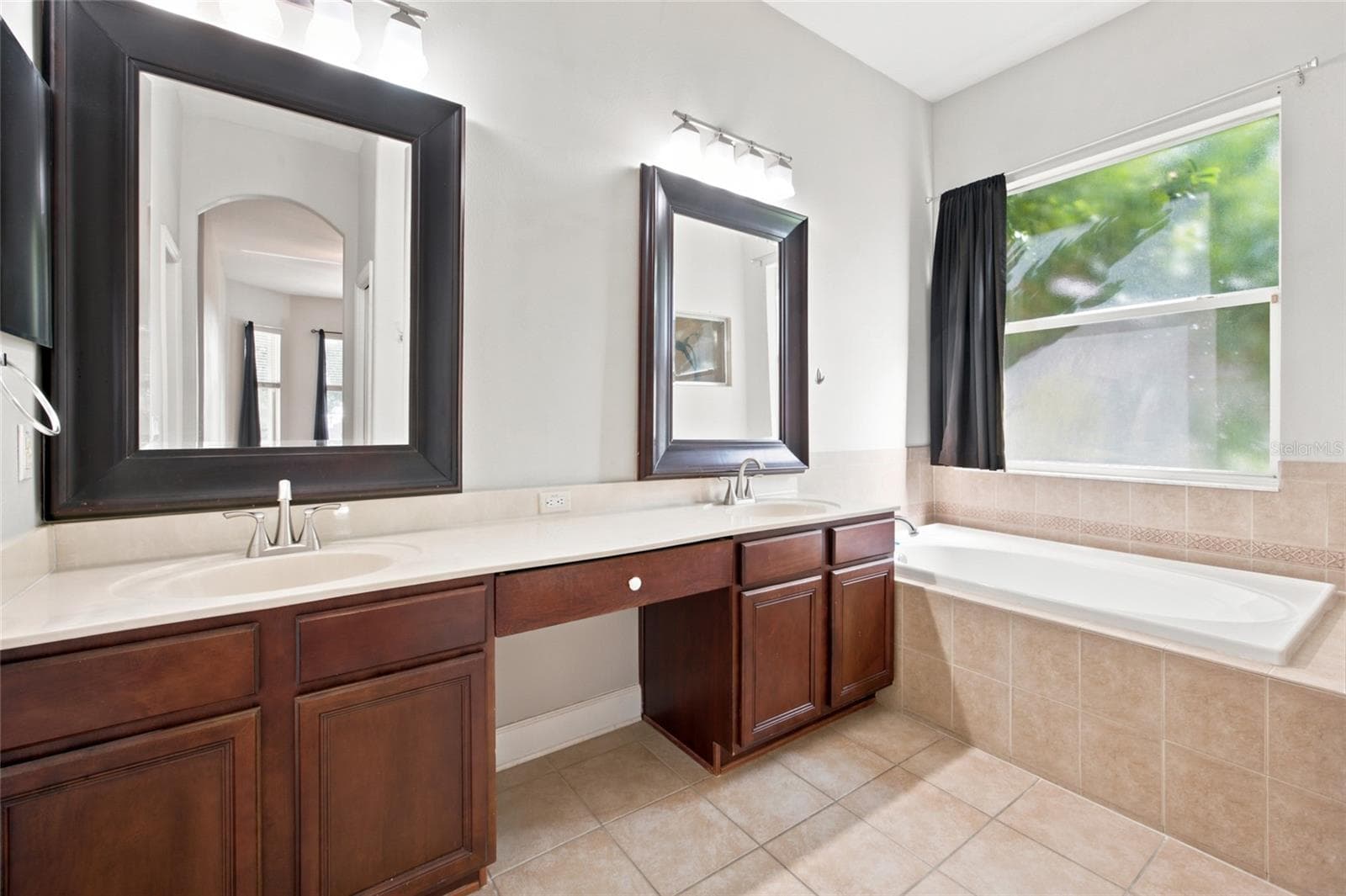 Primary Bathroom - 5517 GREYSTONE DR, SPRING HILL
