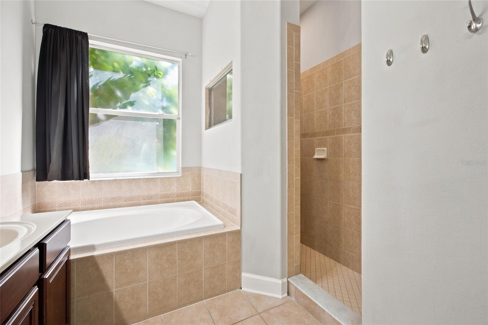 Primary Bathroom - 5517 GREYSTONE DR, SPRING HILL