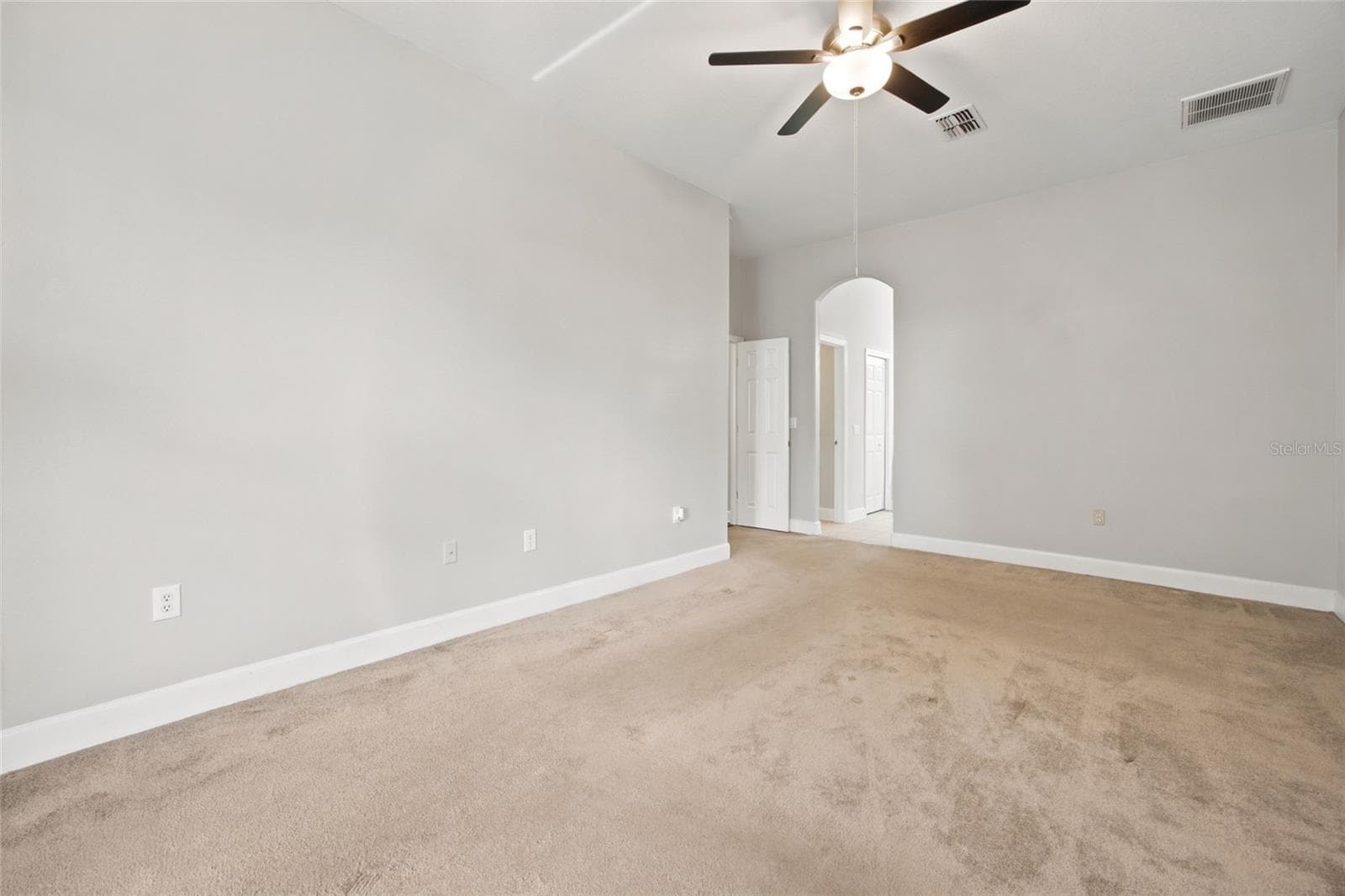 Primary Bedroom - 5517 GREYSTONE DR, SPRING HILL