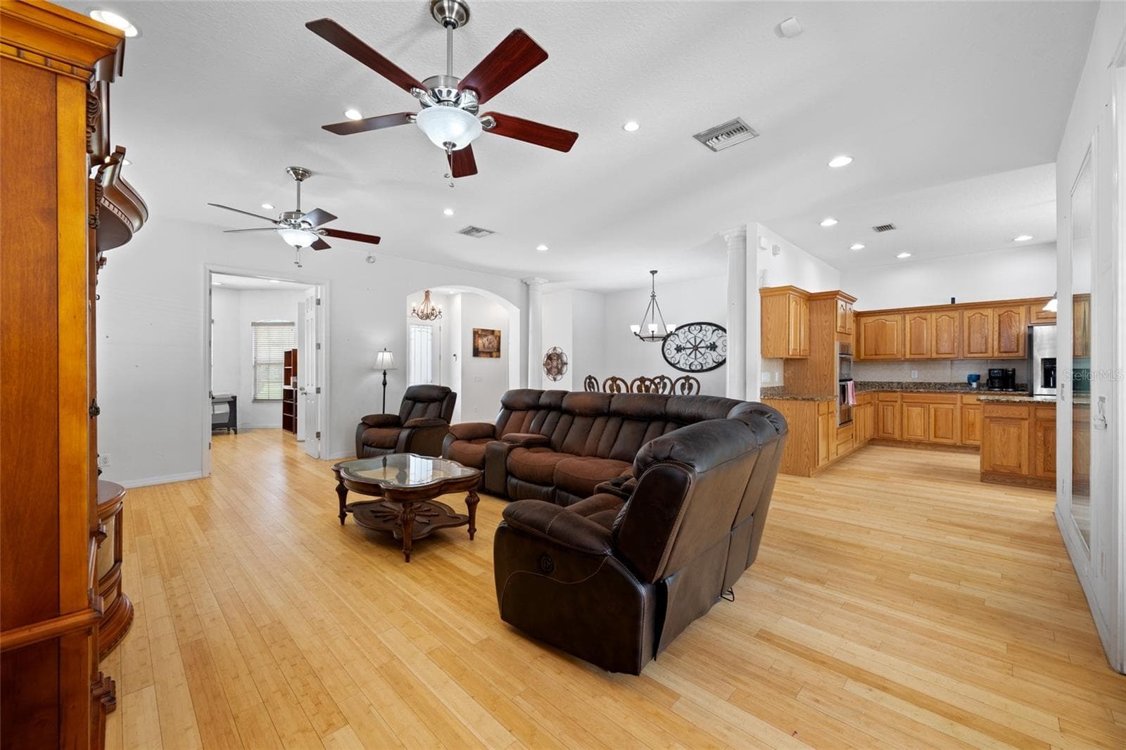 Single Family Residence at 13030 DELWOOD RD, TAMPA, photo 20 of 67