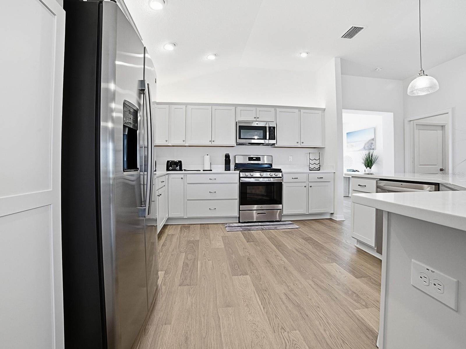 Single Family Residence at 7274 CARLOS CT, THE VILLAGES, photo 14 of 61