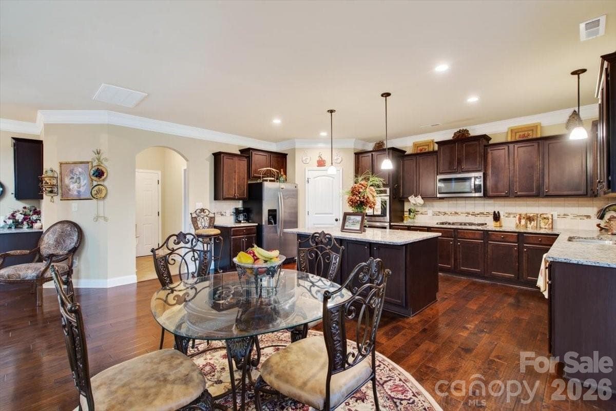 Single Family Residence at 10515 Sweethaven Lane, Harrisburg, photo 22 of 48