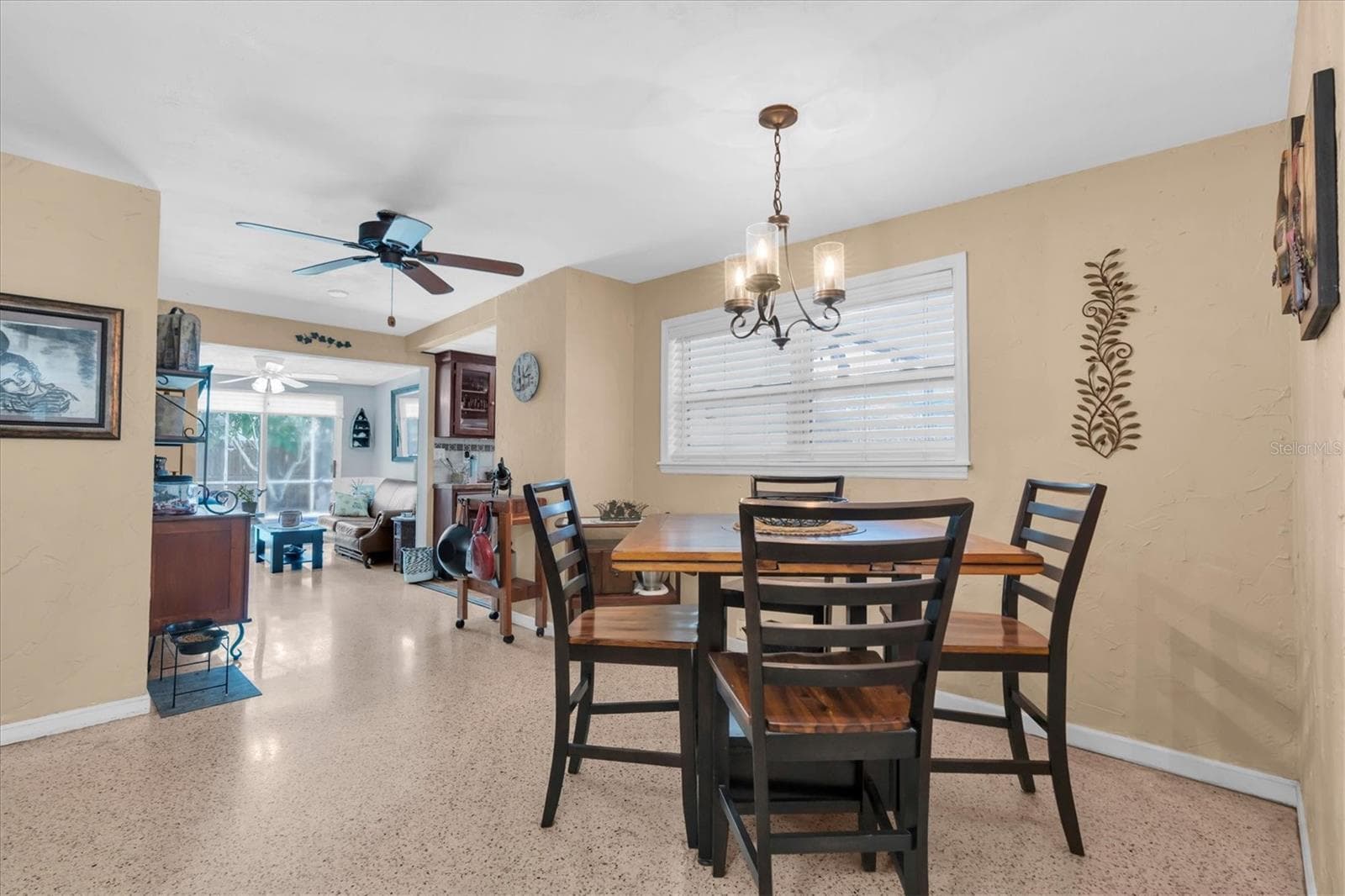 Dining room - 3227 48TH AVE N, ST PETERSBURG