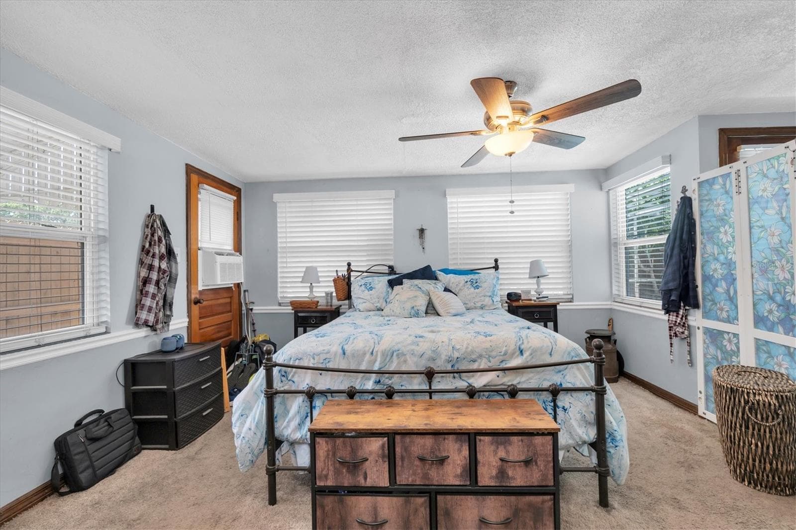 Single Family Residence at 3227 48TH AVE N, ST PETERSBURG, photo 16 of 37