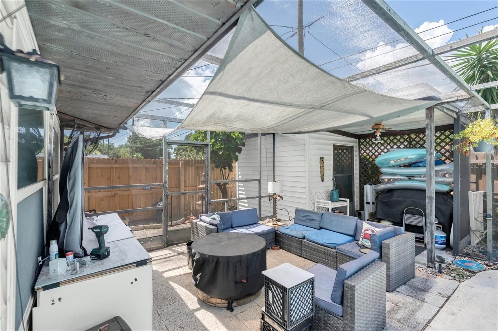 Outdoor sitting area - 3227 48TH AVE N, ST PETERSBURG
