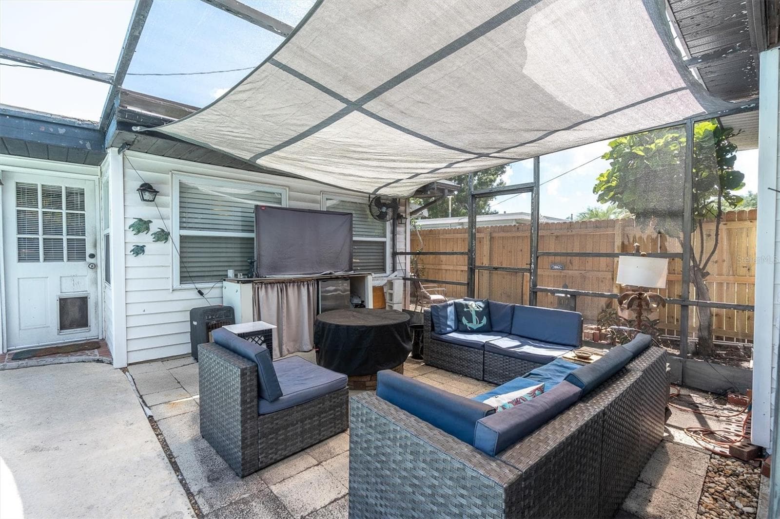 Outdoor sitting area - 3227 48TH AVE N, ST PETERSBURG