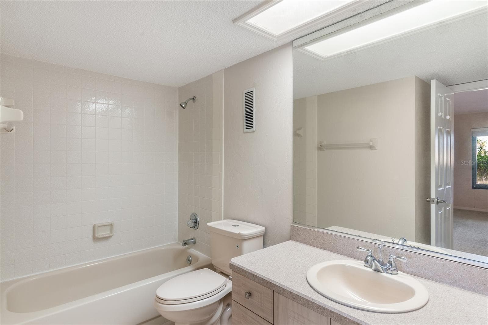 2nd bathroom - 2600 OCEAN SHORE BLVD #111, ORMOND BEACH