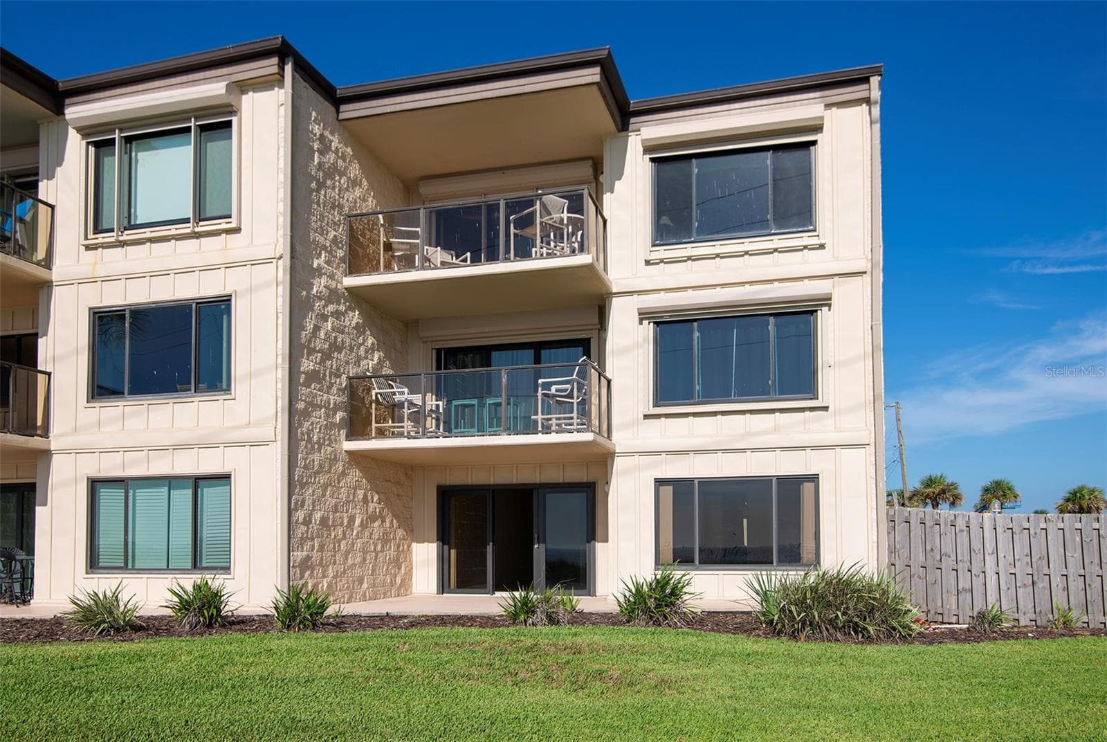 Ground floor corner unit - 2600 OCEAN SHORE BLVD #111, ORMOND BEACH