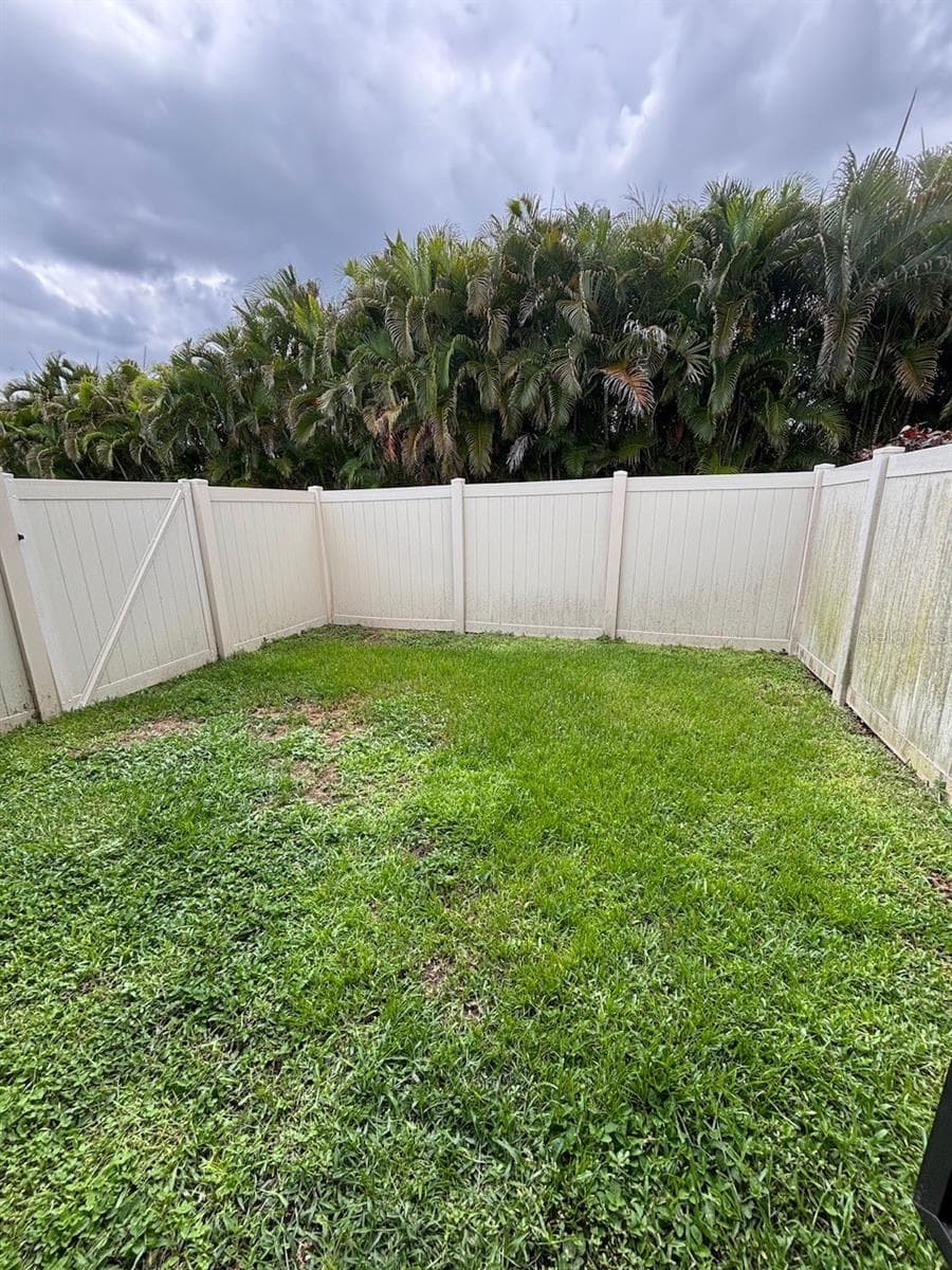 Single Family Residence at 17071 WATERS EDGE CIR, NORTH FORT MYERS, photo 32 of 36