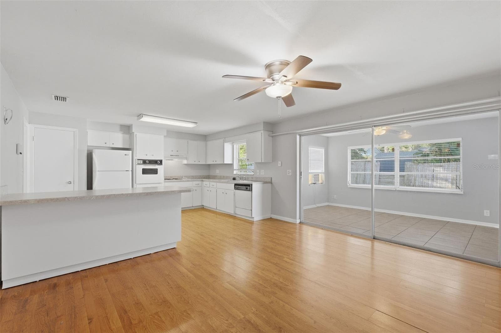 Single Family Residence at 1387 BELLEVUE BLVD, CLEARWATER, photo 15 of 47