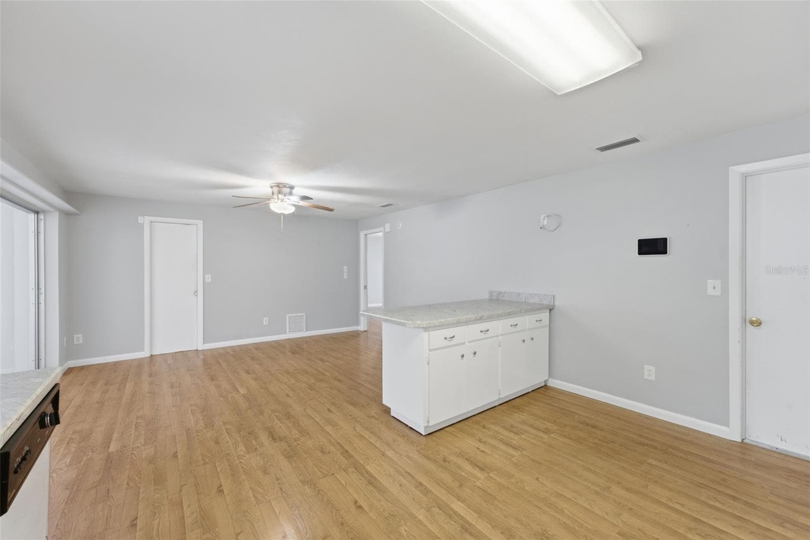 Dining area - 1387 BELLEVUE BLVD, CLEARWATER