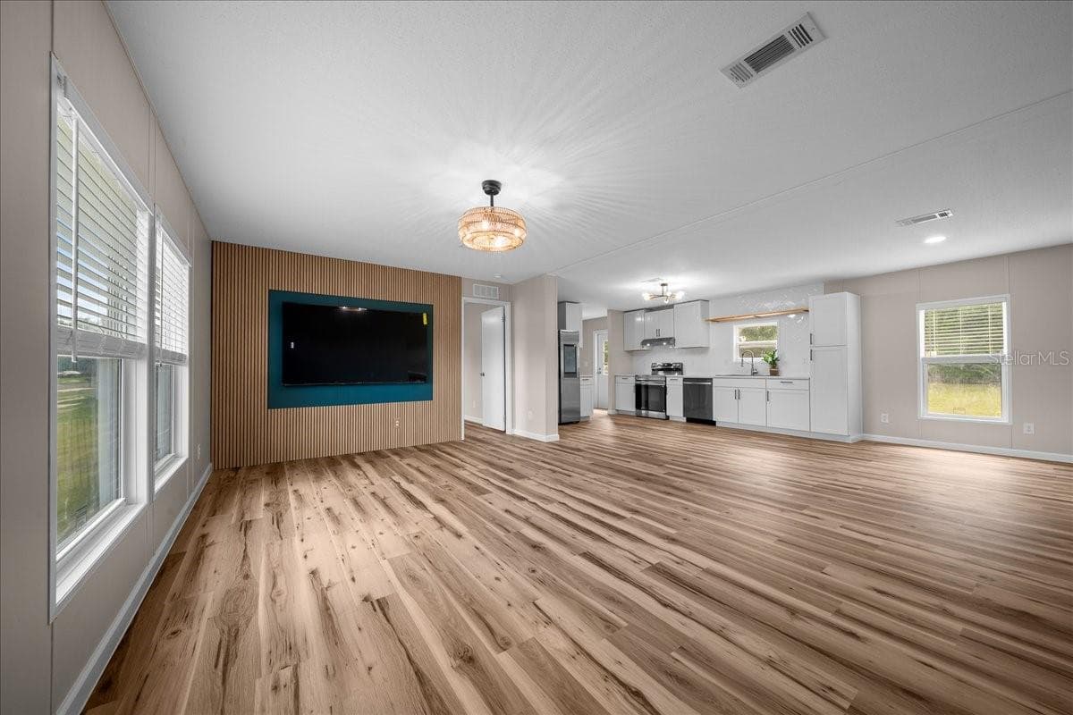 Manufactured Home at 38 SE 70TH CIR, OCALA, photo 6 of 49