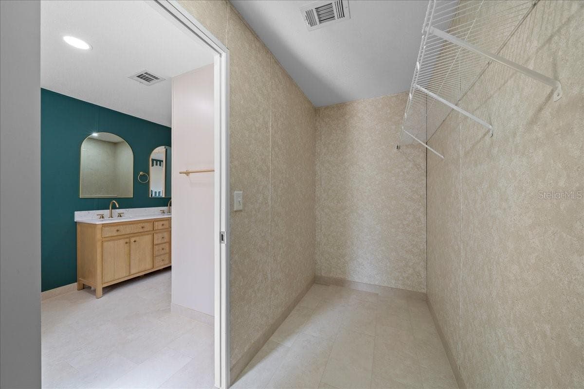 Manufactured Home at 38 SE 70TH CIR, OCALA, photo 21 of 49