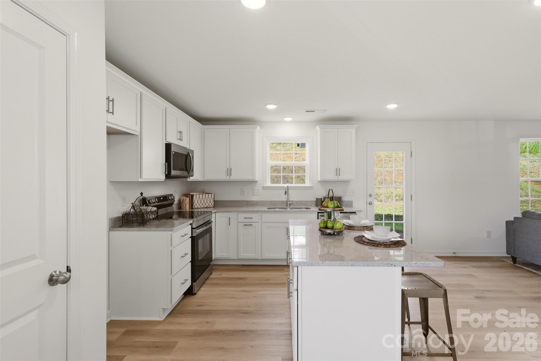 Single Family Residence at 239 Waylon Court, Lexington, photo 8 of 39