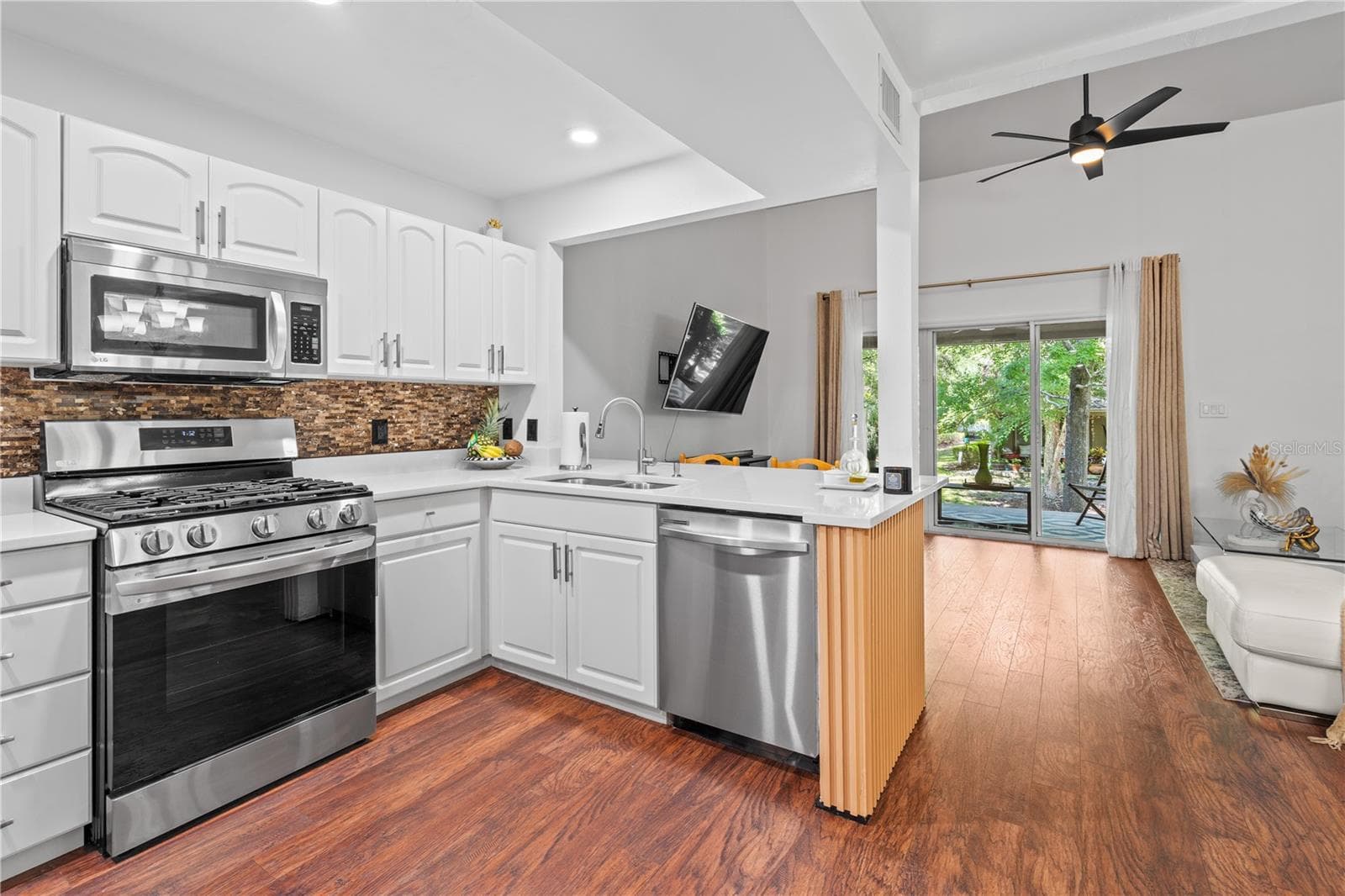 Condominium at 1215 NW 55TH ST NW #7, GAINESVILLE, photo 9 of 24