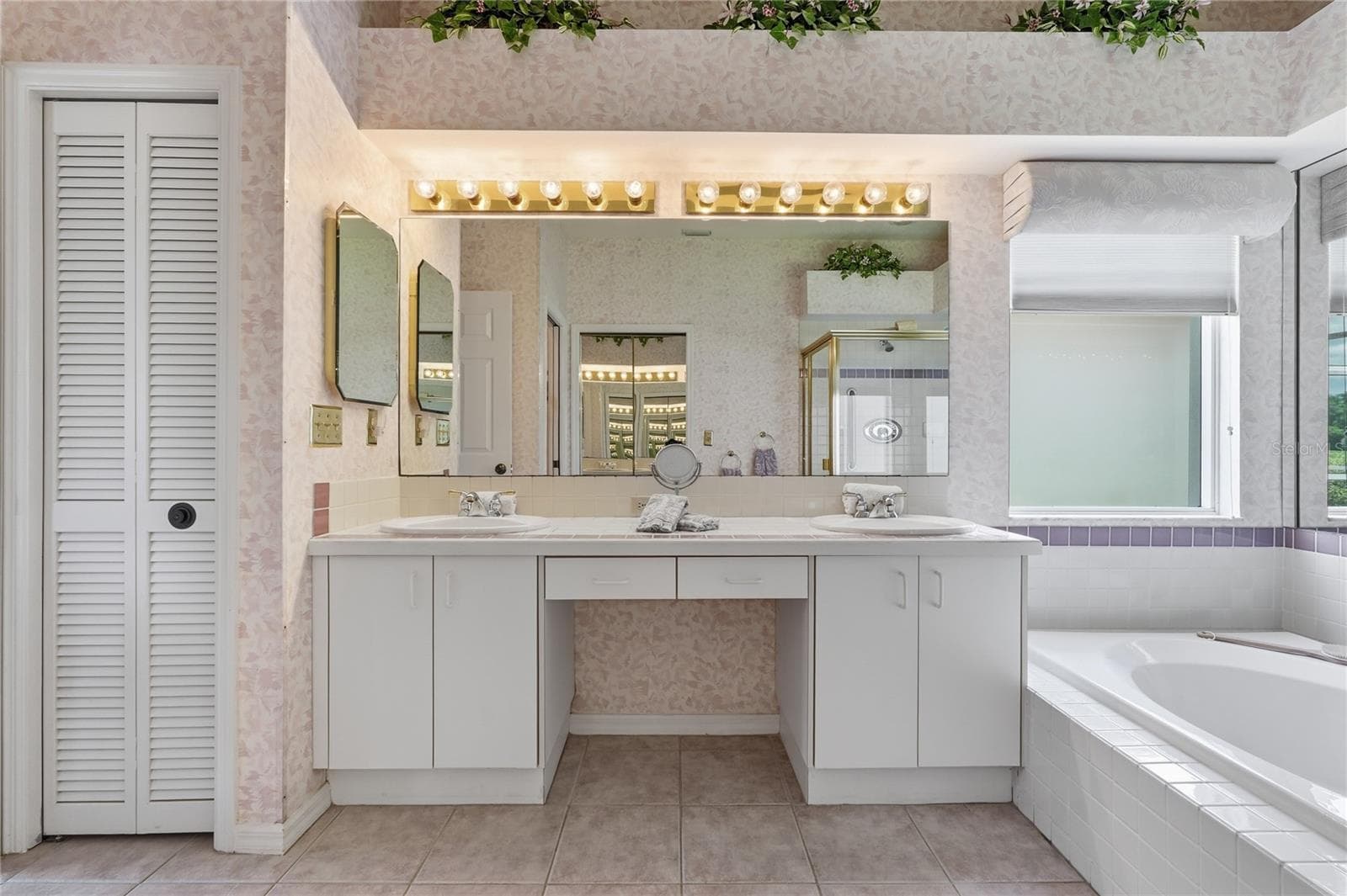 Primary Bathroom - 1063 DARTFORD DR, TARPON SPRINGS