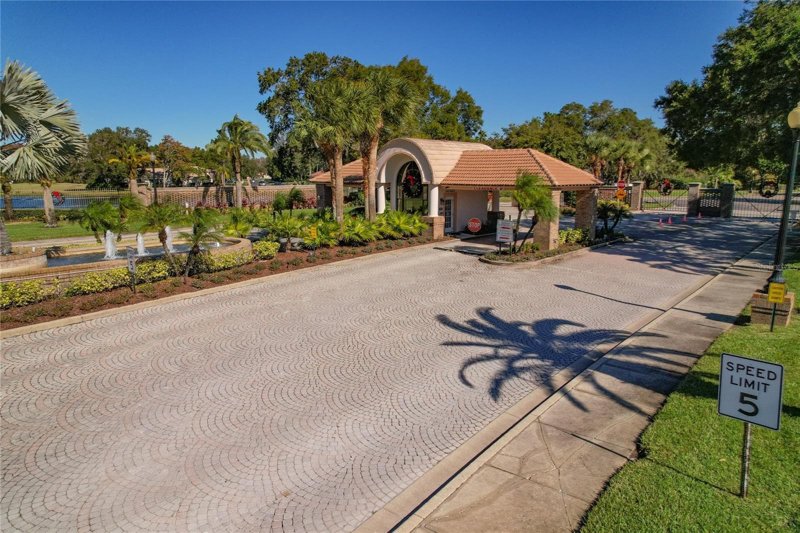 Guard House - 1063 DARTFORD DR, TARPON SPRINGS