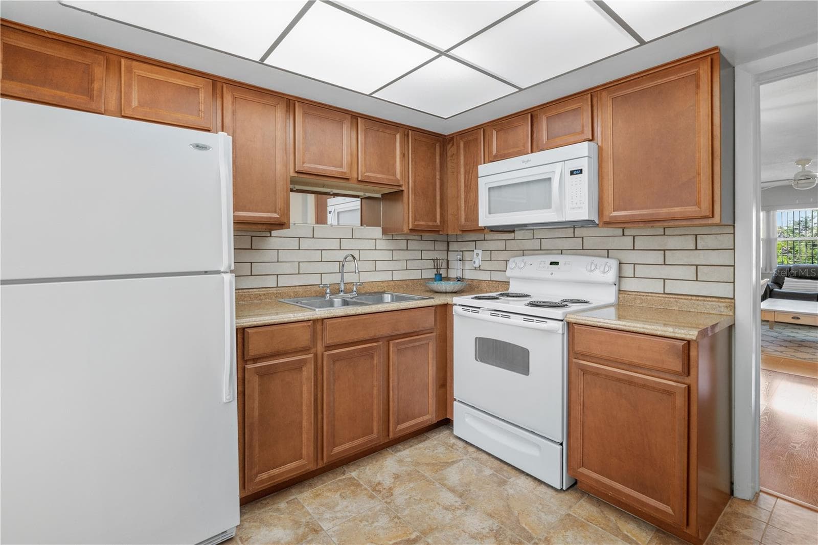 Kitchen - 7801 11TH ST N #302, ST PETERSBURG