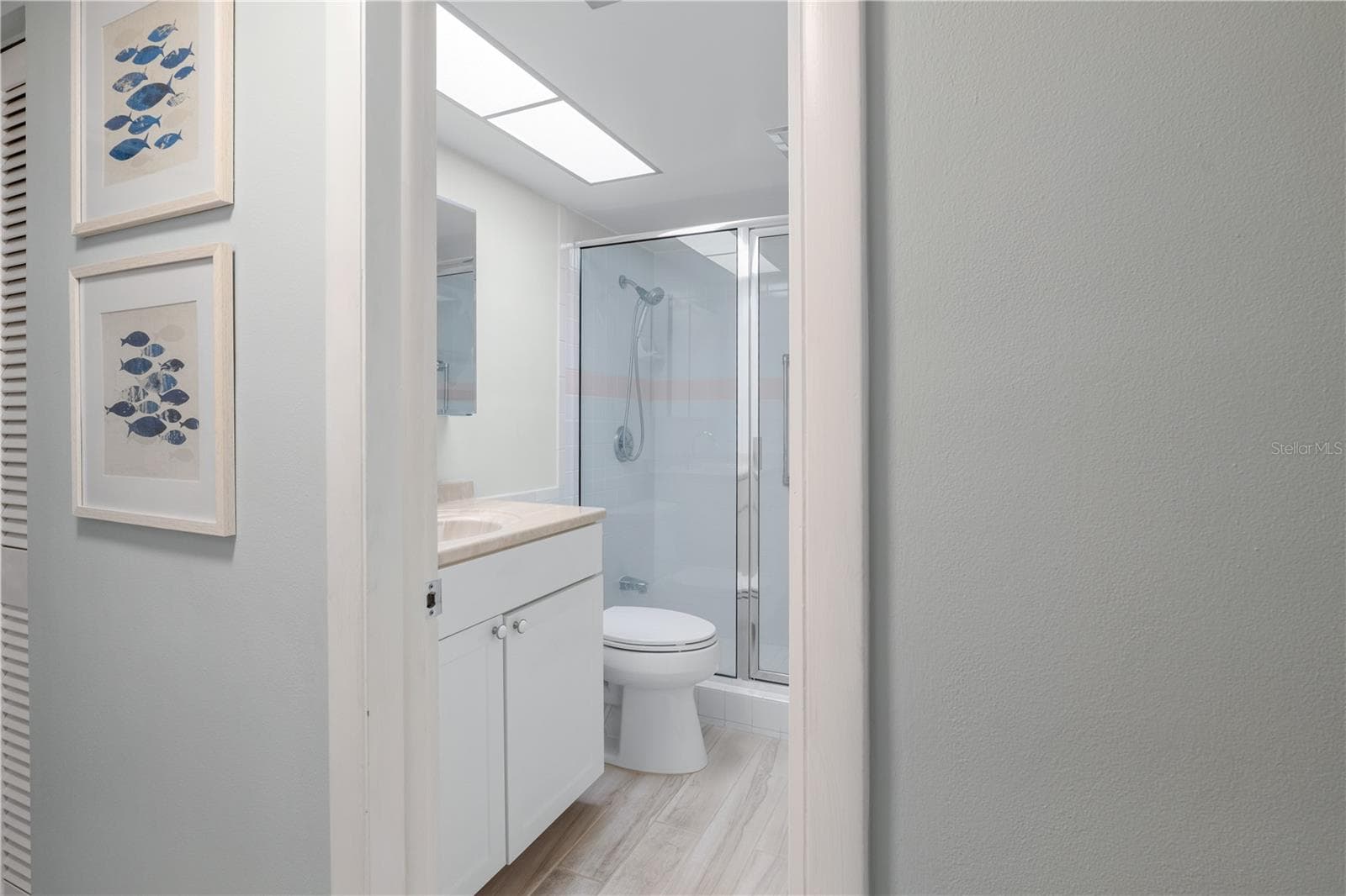 Bathroom - 7801 11TH ST N #302, ST PETERSBURG
