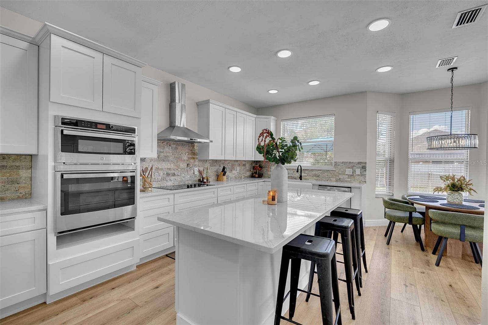 Beautifully renovated Kitchen with 8ft island! - 1250 LORETTO CIR, ODESSA