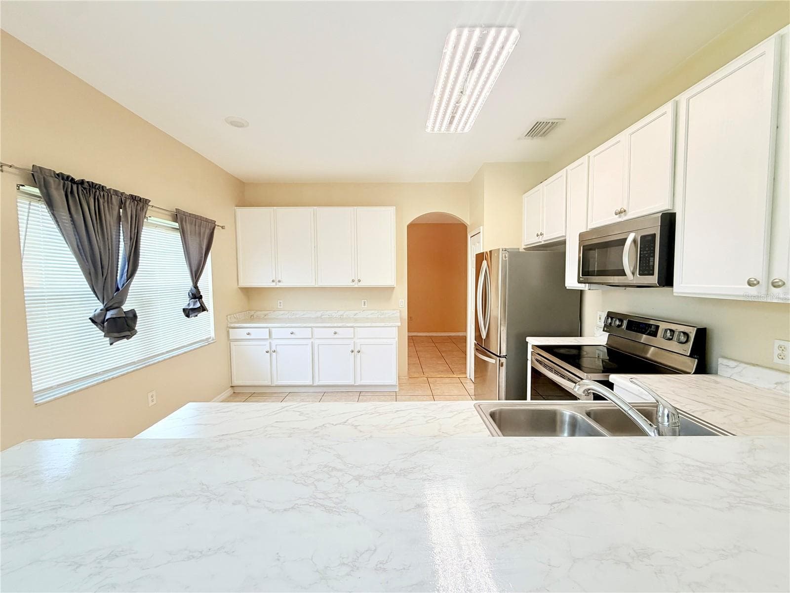Single Family Residence at 4208 LUGANO CT, KISSIMMEE, photo 5 of 34