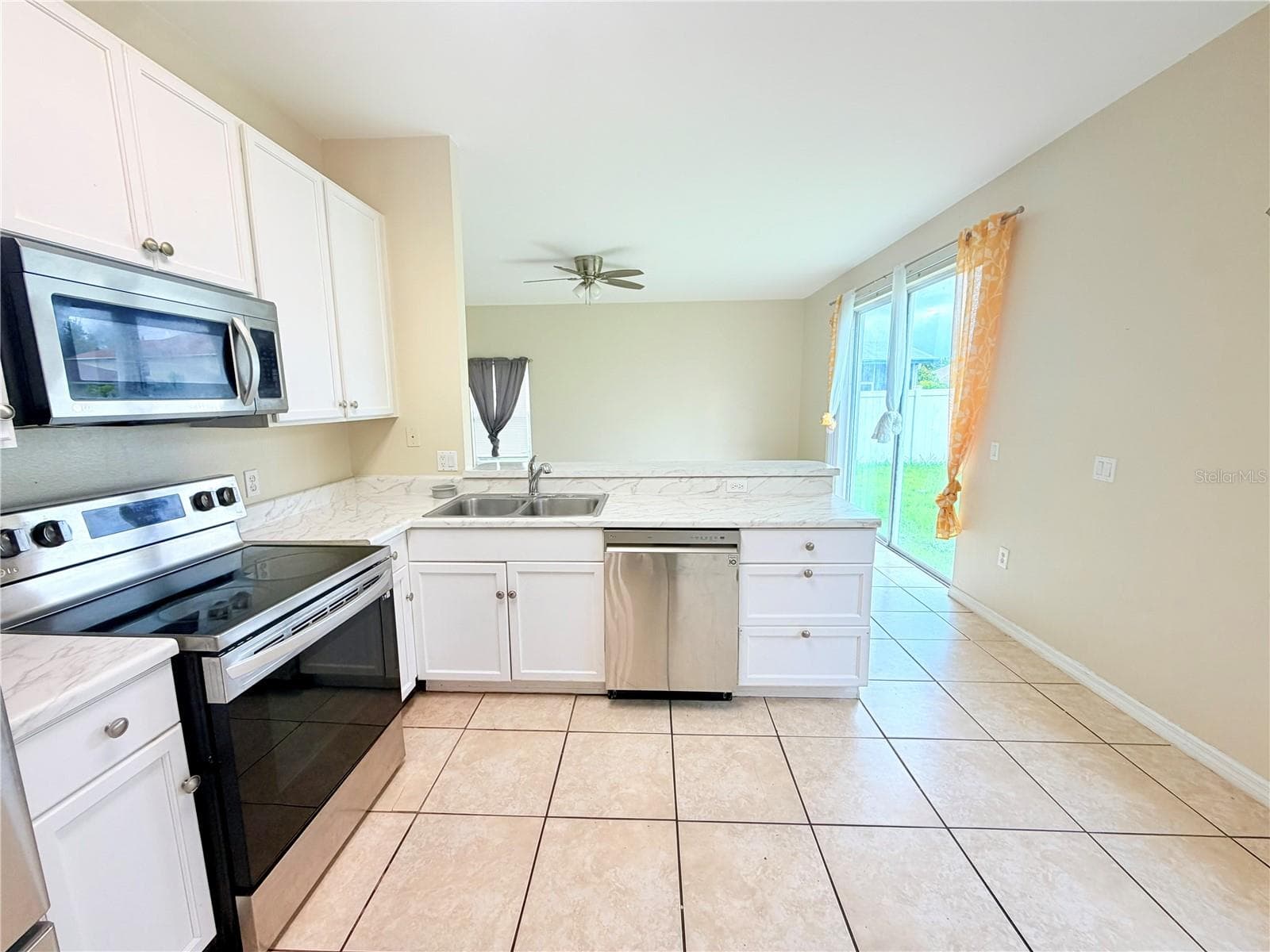Single Family Residence at 4208 LUGANO CT, KISSIMMEE, photo 6 of 34